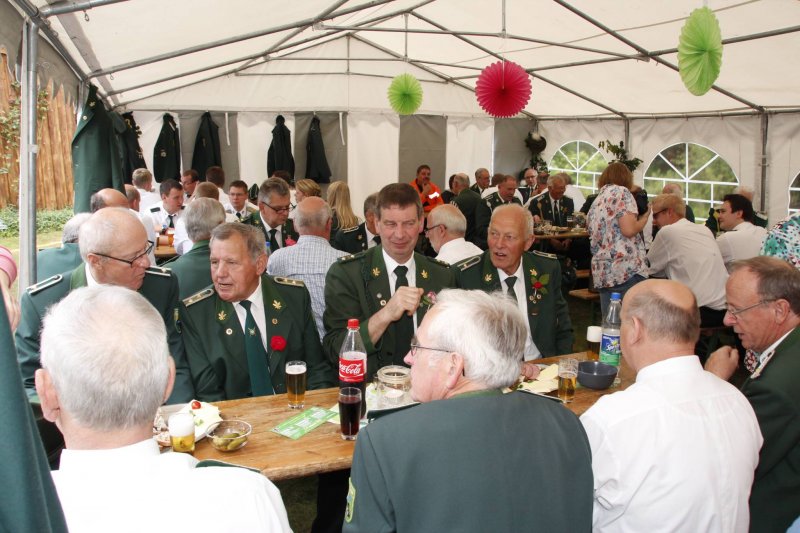 2015-07-11schuetzenumzug_koenigwilli036